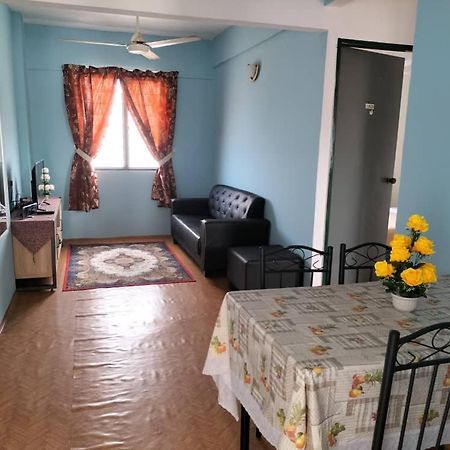 Khairul Homestay Pangsapuri Sutera Seberang Jaya Kampong Telok  المظهر الخارجي الصورة