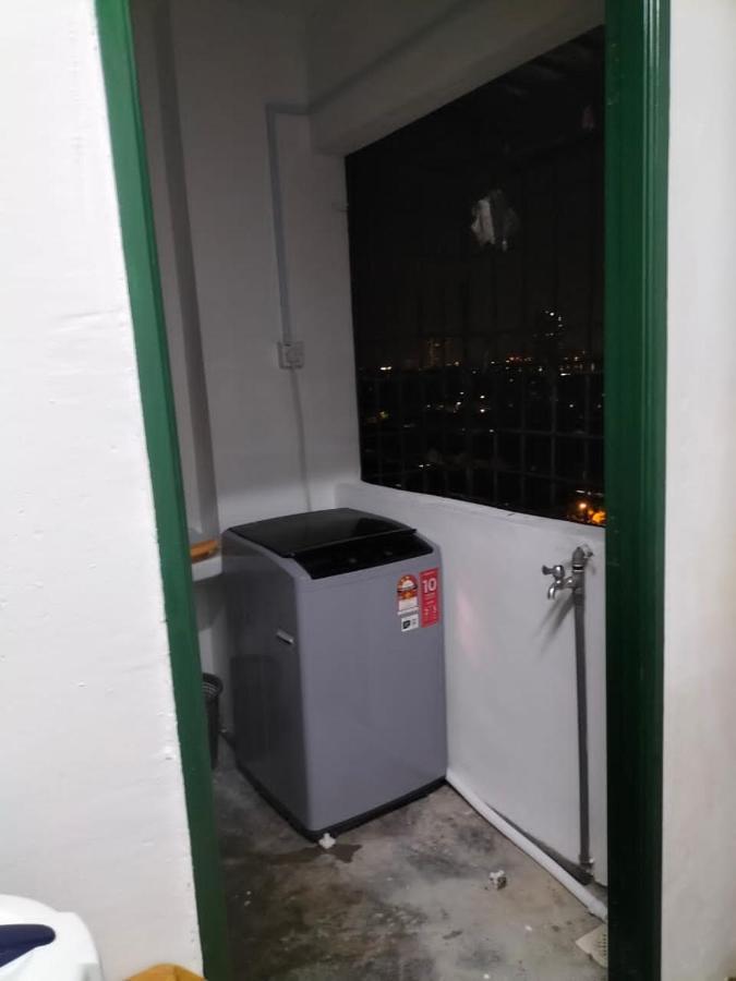 Khairul Homestay Pangsapuri Sutera Seberang Jaya Kampong Telok  المظهر الخارجي الصورة