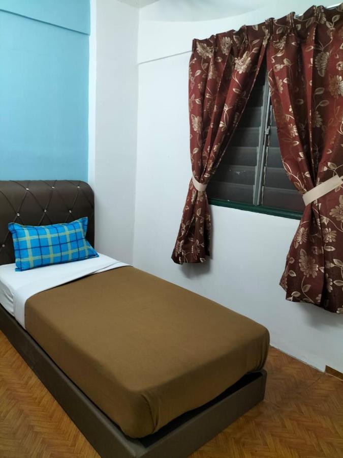 Khairul Homestay Pangsapuri Sutera Seberang Jaya Kampong Telok  المظهر الخارجي الصورة