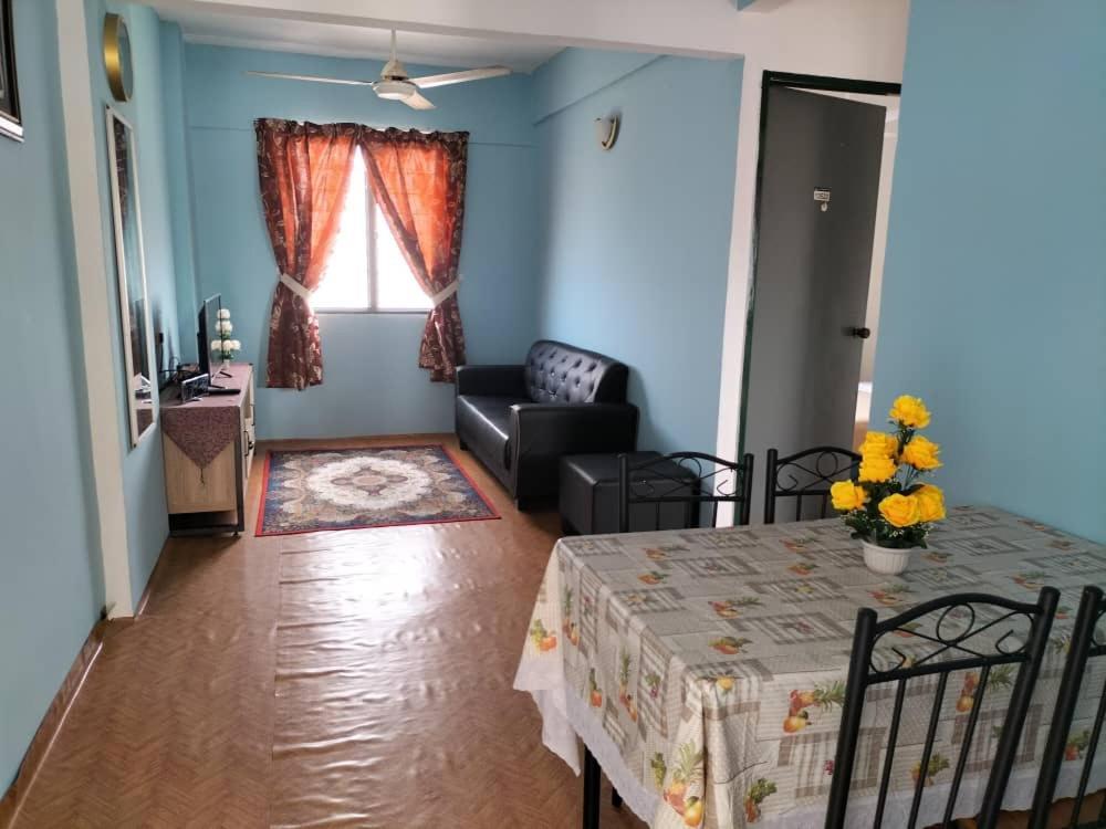 Khairul Homestay Pangsapuri Sutera Seberang Jaya Kampong Telok  المظهر الخارجي الصورة